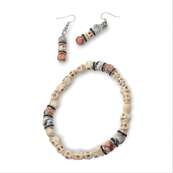 Handcrafted Set Of Stretchy Skull Bracelet & Earrings - Picture 10 of 13